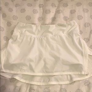White lululemon play off the pleats skirt!!